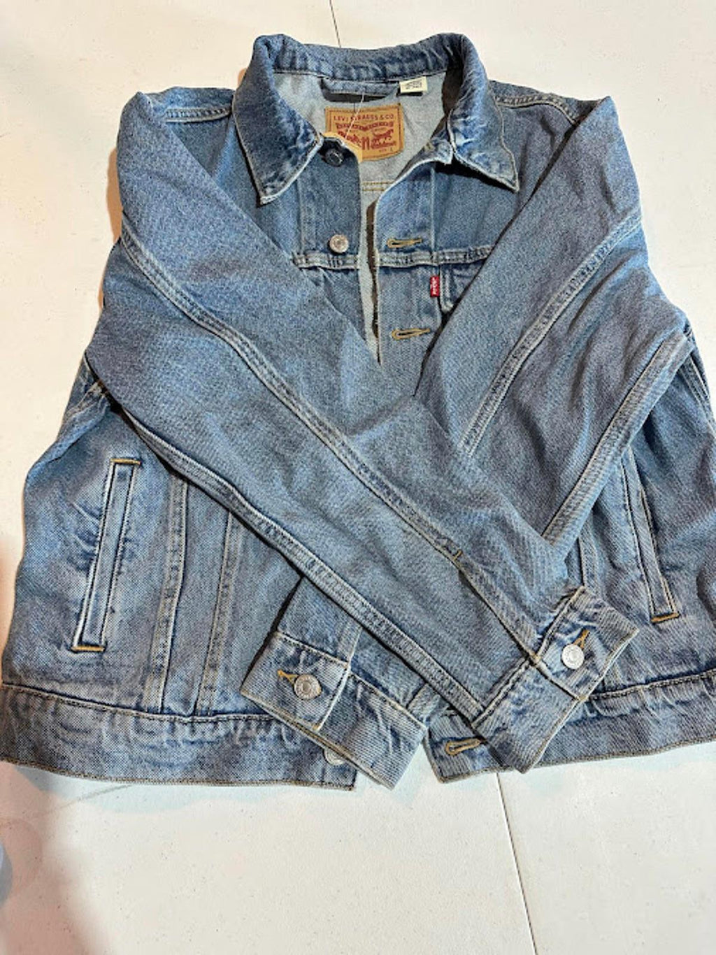 Levis Trucker Denim Jacket Mens L Light Wash Button Front Classic NWT
