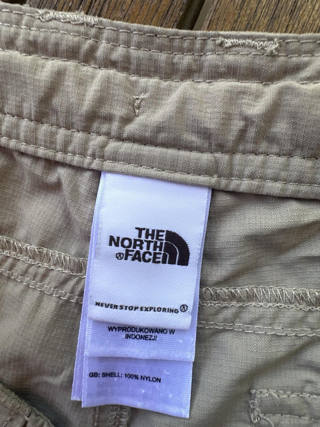 The North Face Womens Size 10 Short Hiking Pants Tan