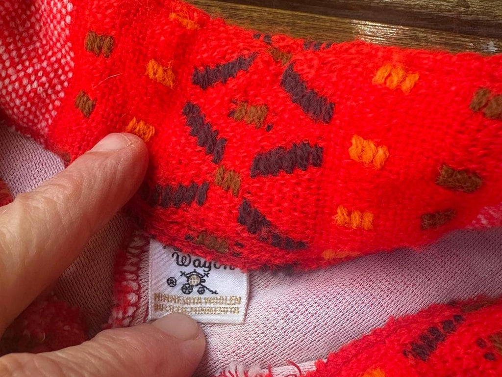 Vintage 1960s Minnesota Woolen Red Plaid Wool Cape Poncho w/ Pockets Duluth, MN