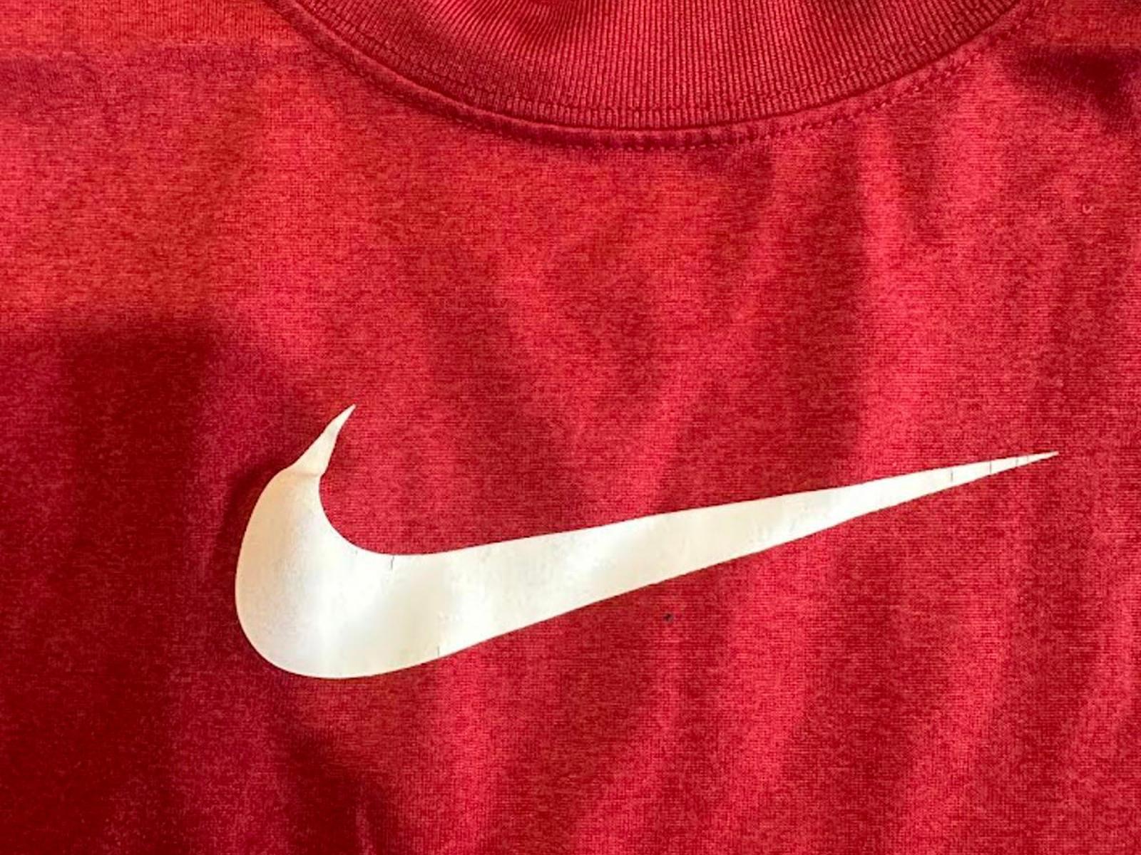 3 Nike & Under Armour Workout Shirts Bundle XL