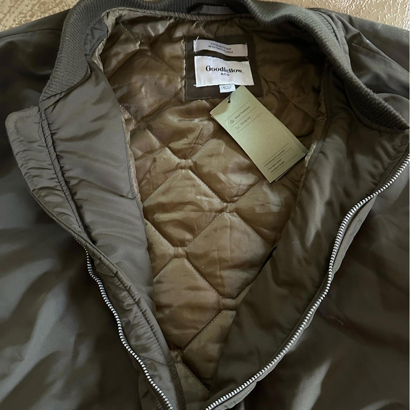 Men’s Army green jacket.