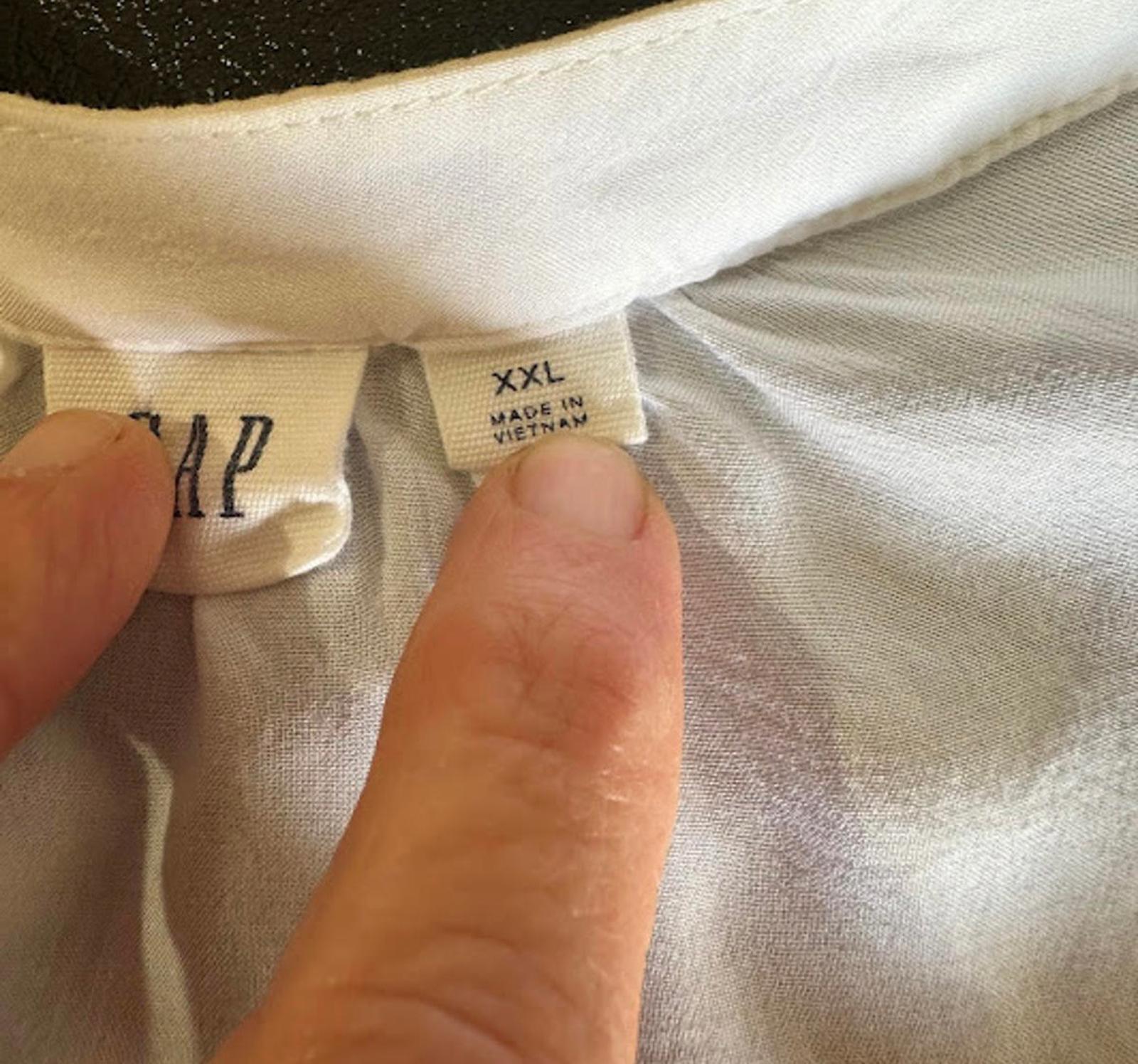 GAP White V-Neck Cap Sleeve Blouse XXL