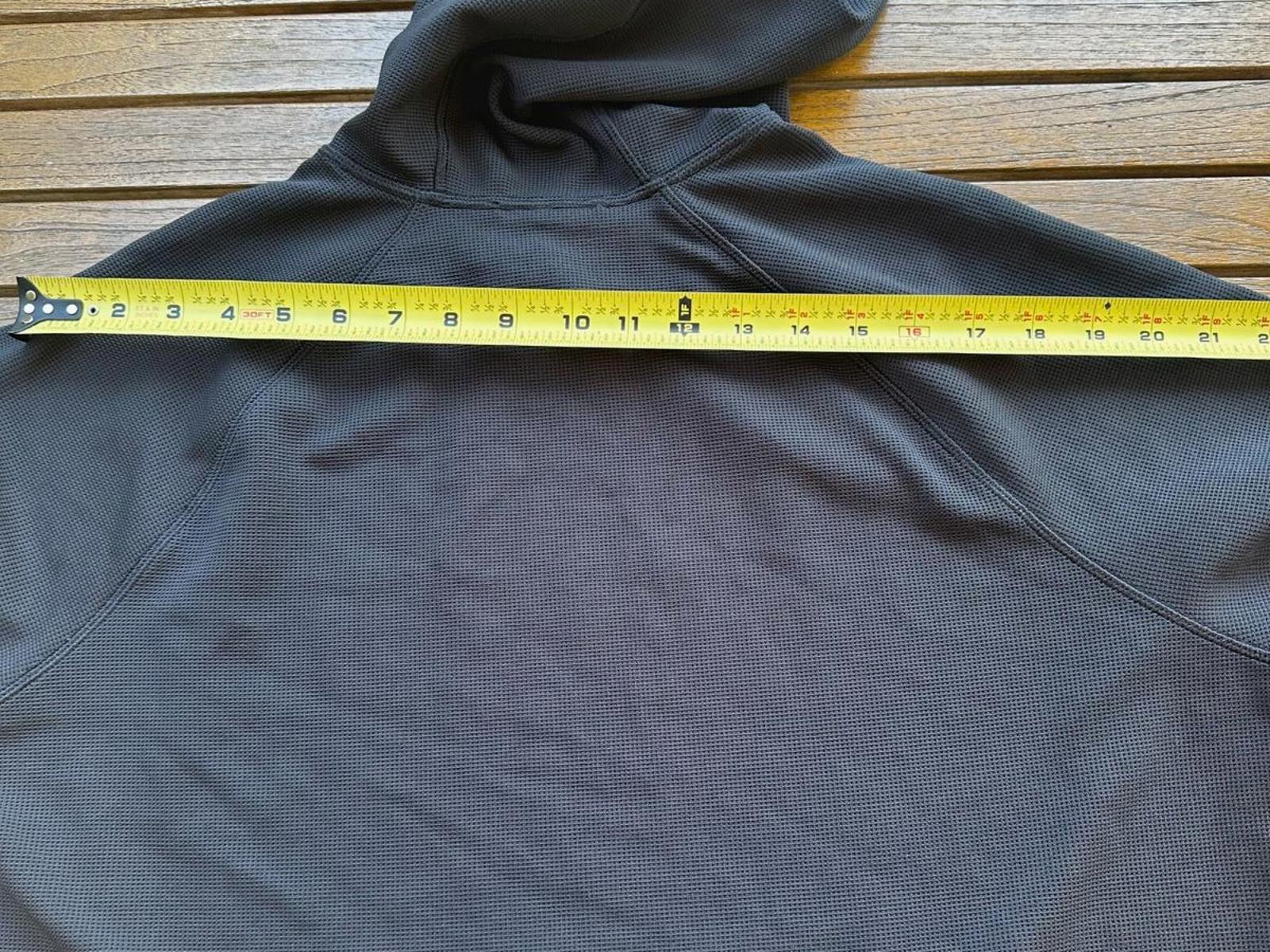 All in Motion Mens Hoodie – Size L  Black, Raglan Sleeves, Stretch, Welt Pockets