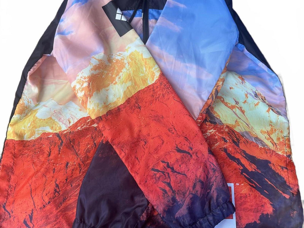 “Polaroid Mountain‑Print Hooded Windbreaker, Size L — Bold Retro Graphic Coat”