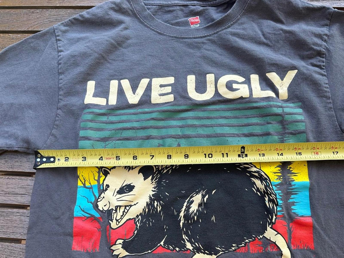 Live Ugly Fake Your Death Opossum Graphic Tee M