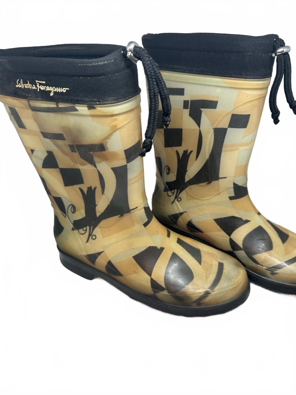 Ferragamo Rain Boots Size 8 Italy Logo Pattern