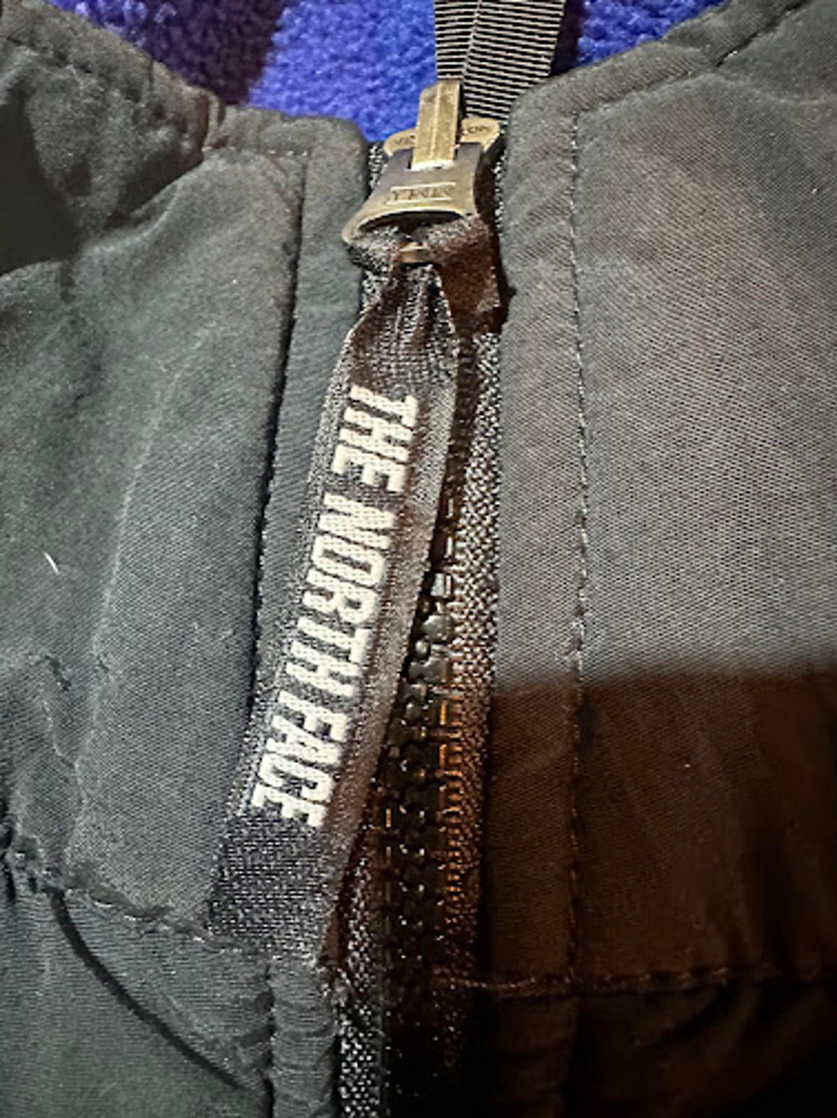 The North Face Fleece Lined Insulated Zip Vest Blue Black