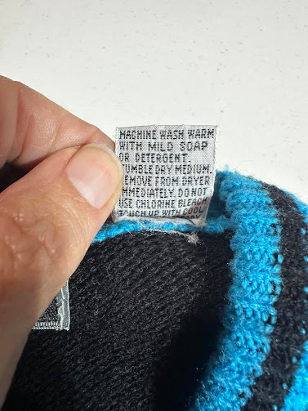 Vintage Aureus Argyle V Neck Sweater Blue Black