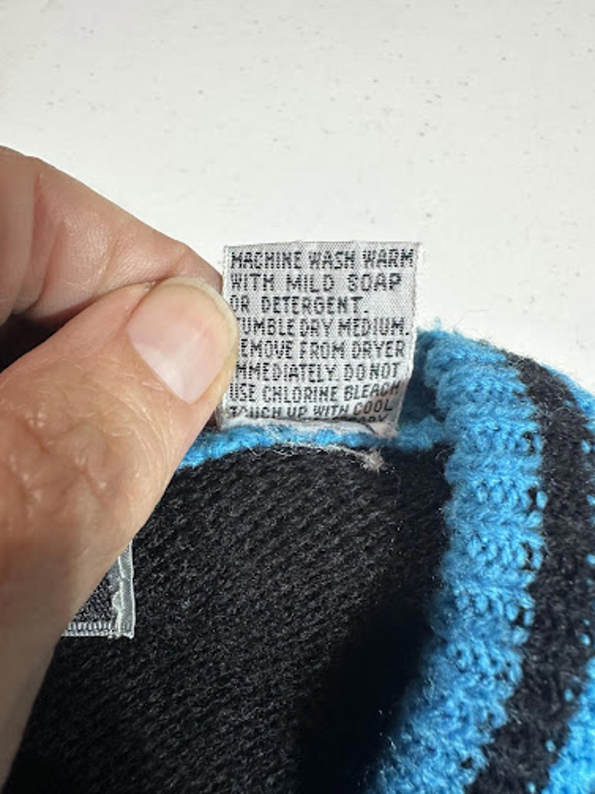 Vintage Aureus Argyle V Neck Sweater Blue Black