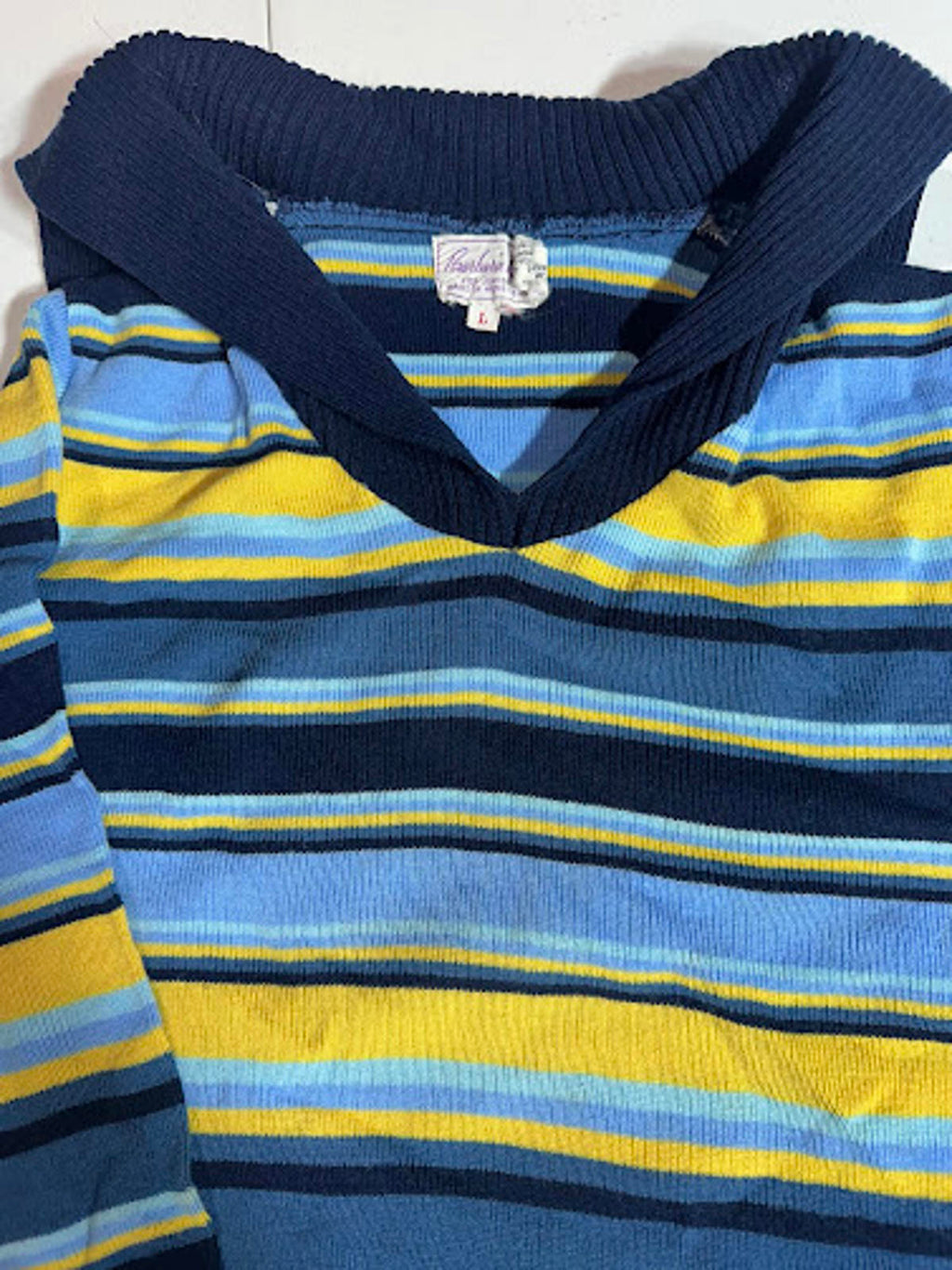 Vintage striped knit sweater – fits Women’s XS
