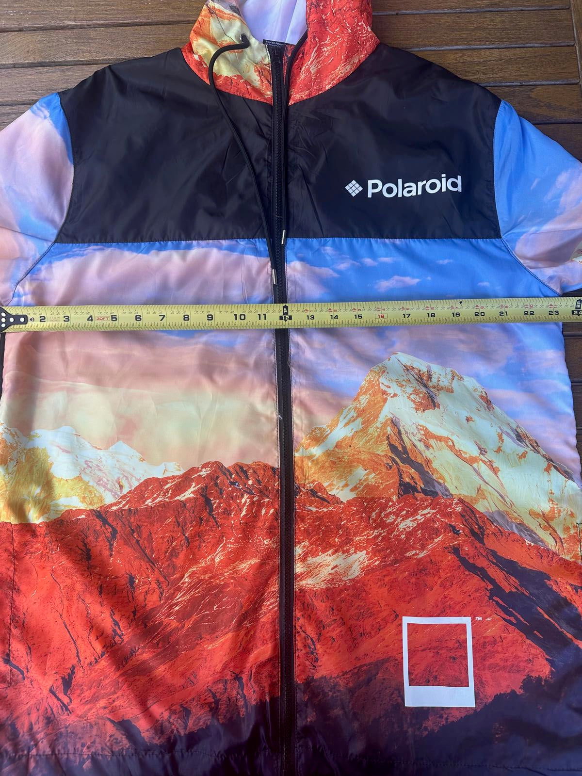 “Polaroid Mountain‑Print Hooded Windbreaker, Size L — Bold Retro Graphic Coat”