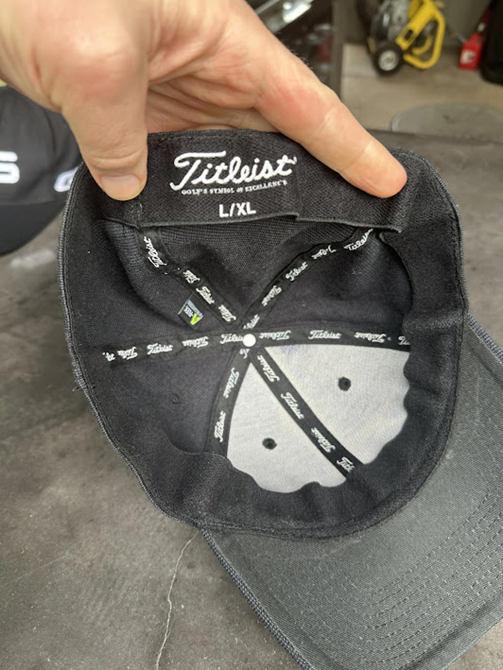 Titleist Black Stretch Fit Golf Hat L/XL