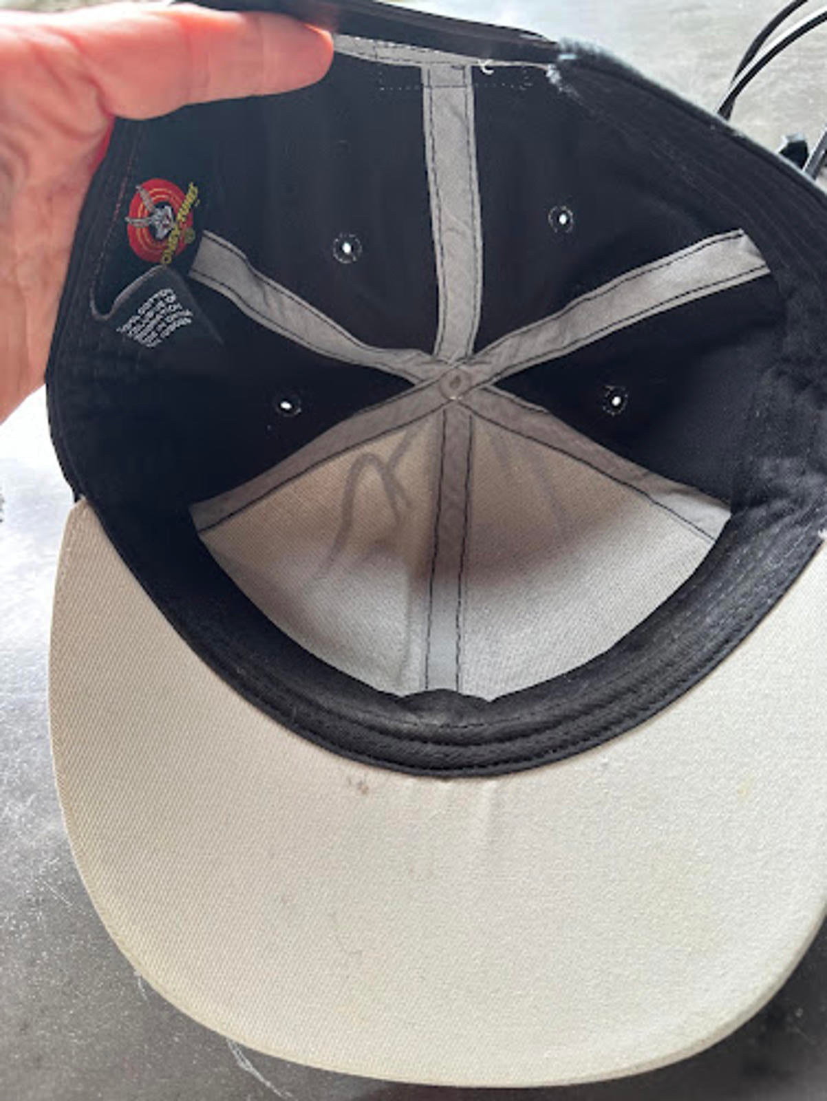 Looney Tunes Bugs Bunny Snapback Hat