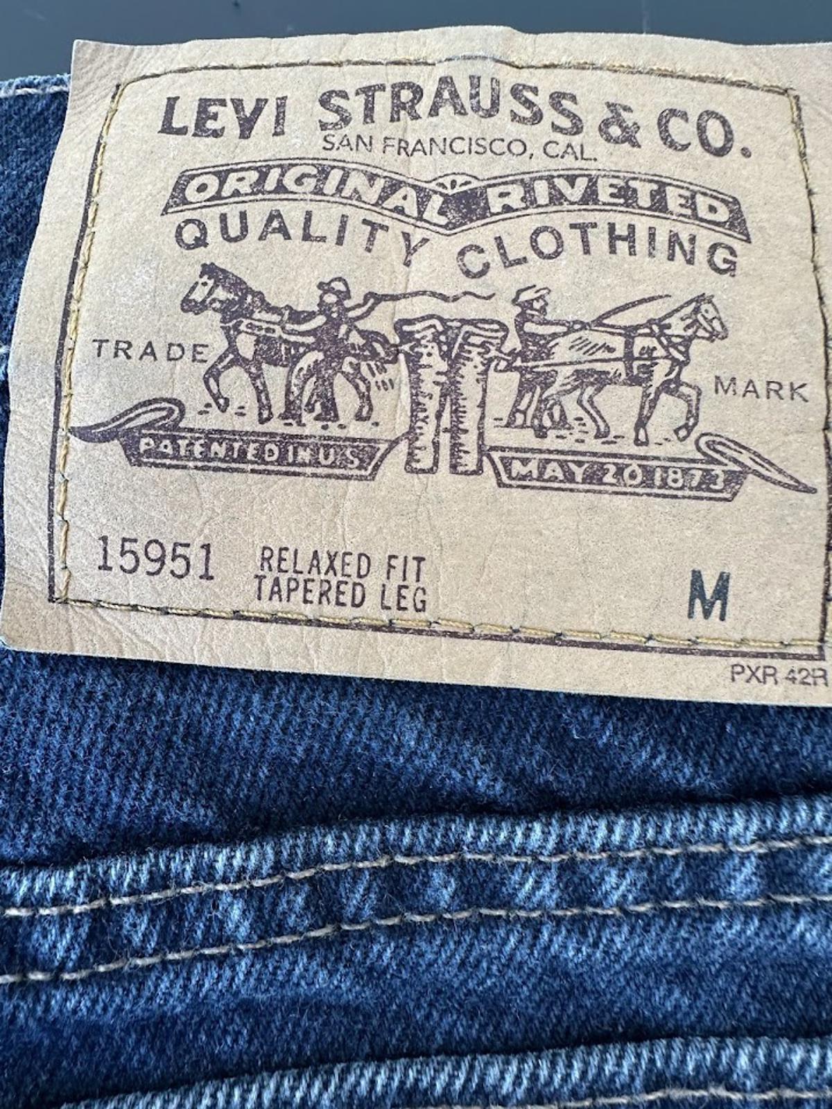 Levi’s 15951 Relaxed Taper Jeans USA 12 Medium