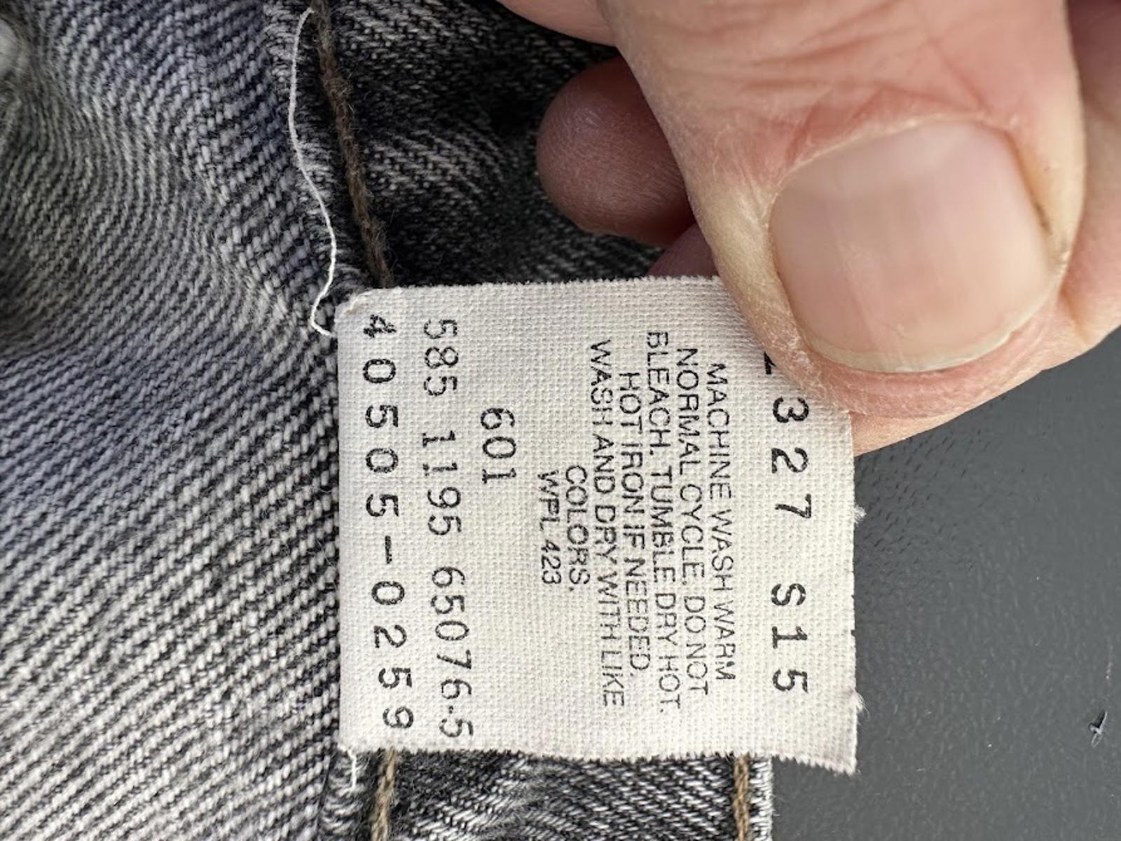 Levi’s 505 Faded Black Jeans USA 33x32