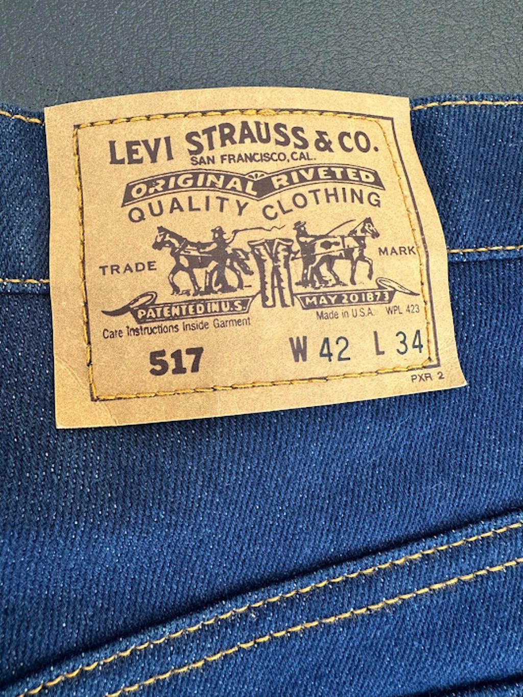 Levi’s 517 Bootcut Jeans 42x34 USA Dark Wash