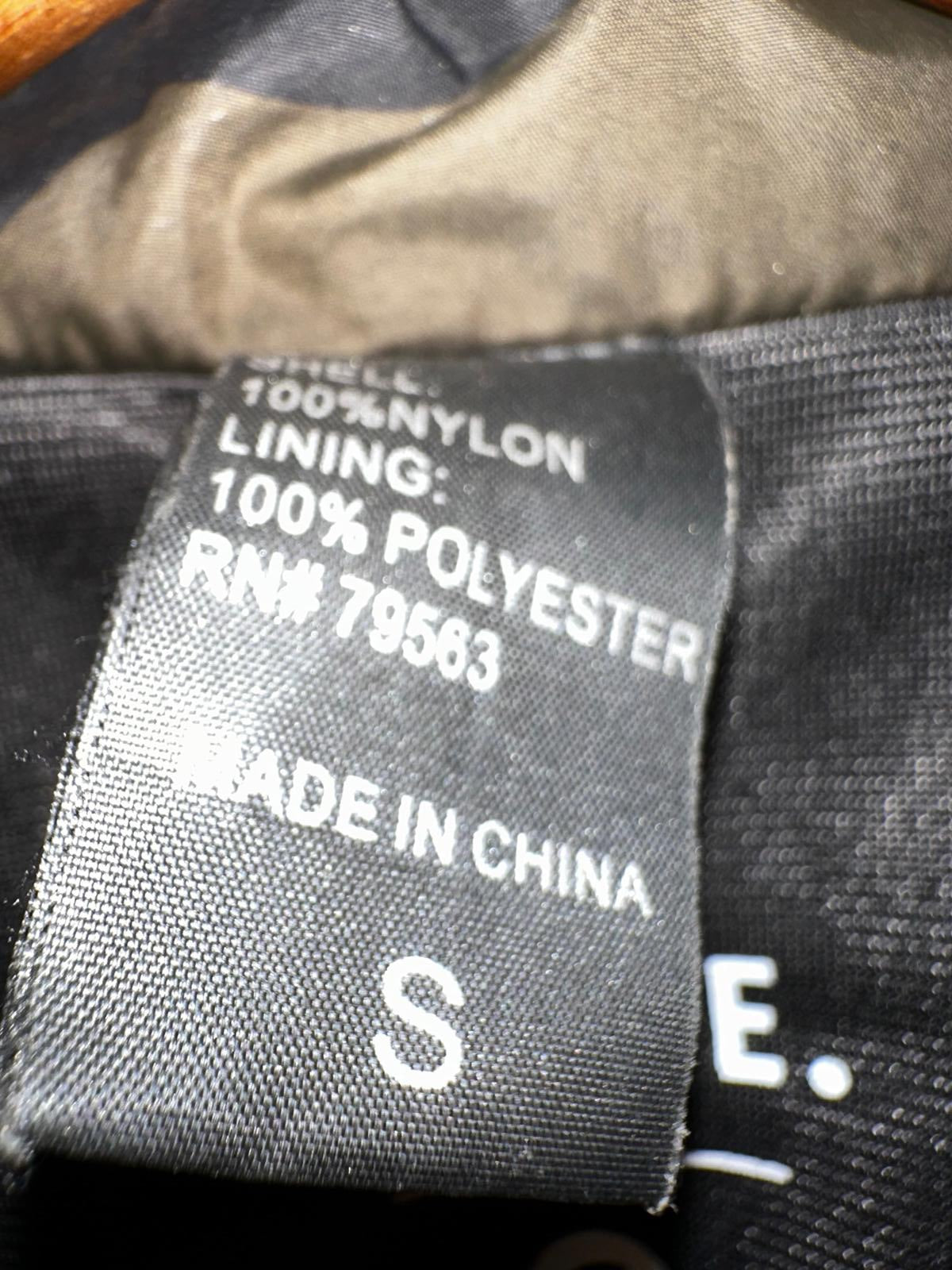 Zine Men's Woodland Camo Nylon Coach Jacket Small