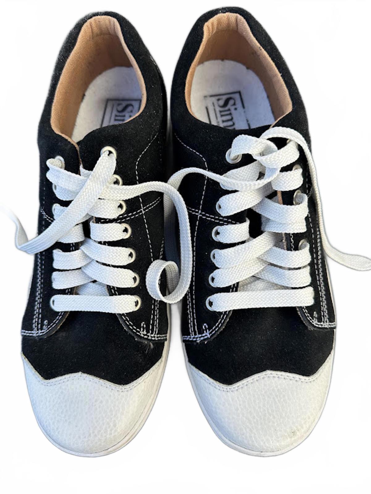 Simple Shoes Black Canvas Sneakers Size 11