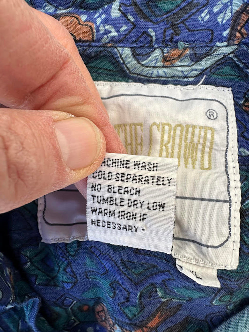 Above The Crowd Rayon Tribal Shirt XL Blue
