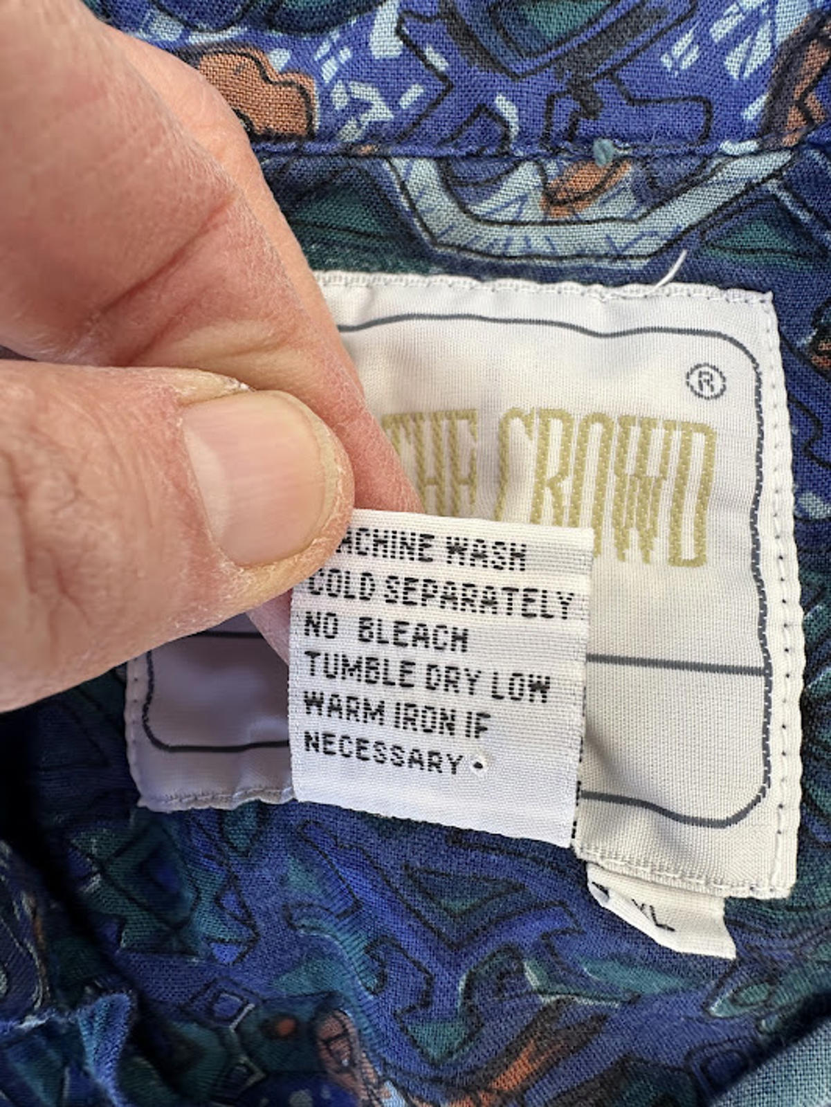 Above The Crowd Rayon Tribal Shirt XL Blue