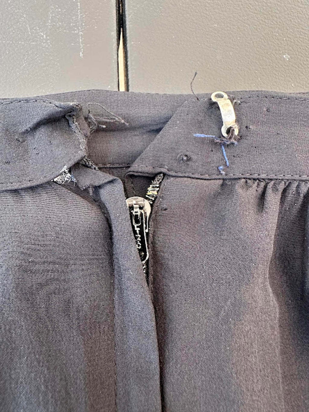 Liz Claiborne Silk Skirt Gray Size 10