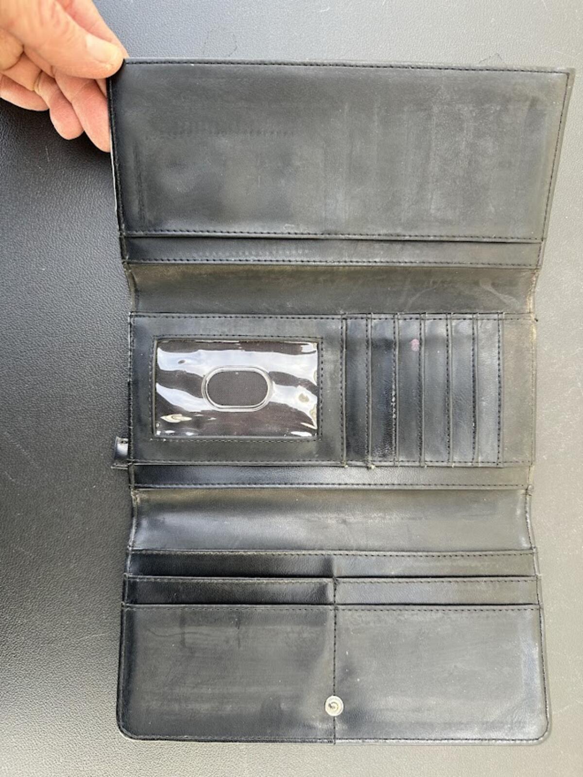 Guess Black Leather Wallet Silver Ring Clasp