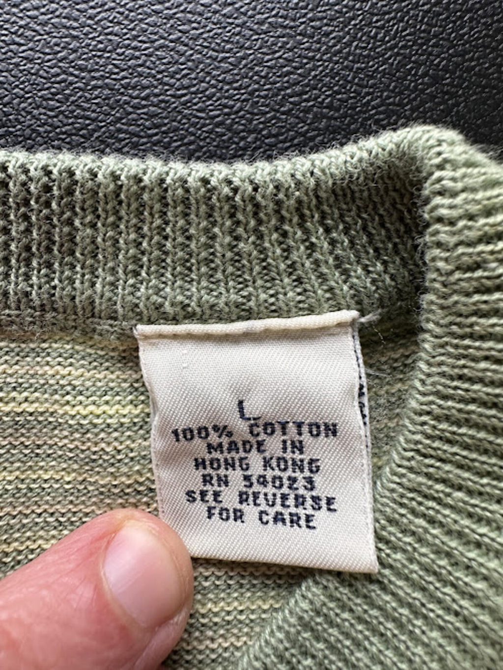 Vintage GAP Knit V-Neck Short Sleeve Sweater