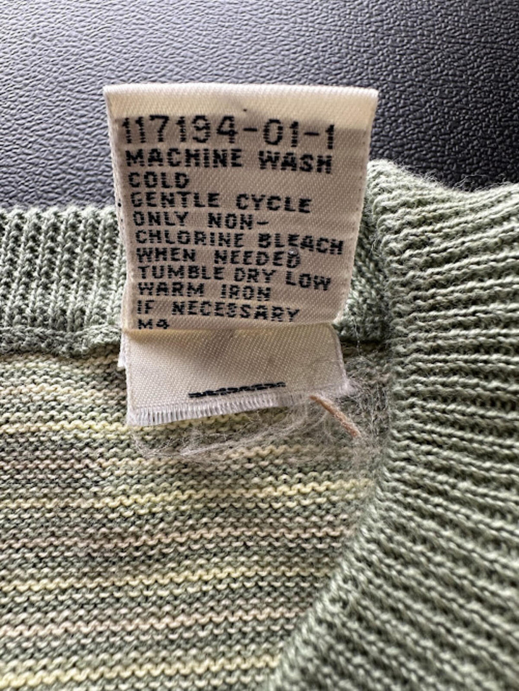 Vintage GAP Knit V-Neck Short Sleeve Sweater