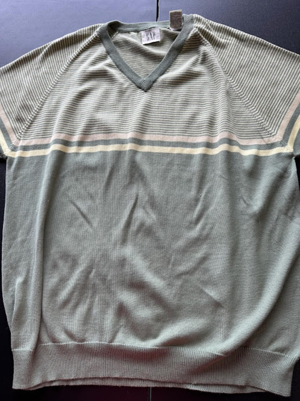 Vintage GAP Knit V-Neck Short Sleeve Sweater