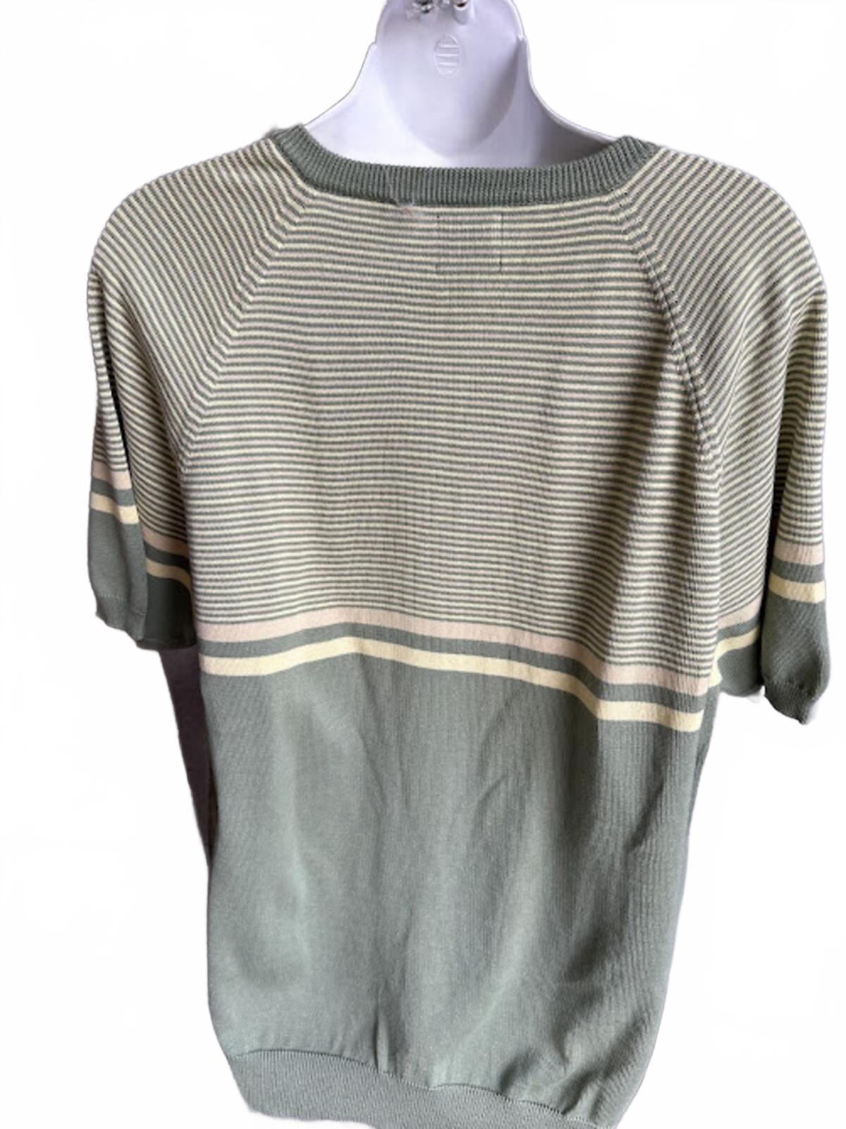 Vintage GAP Knit V-Neck Short Sleeve Sweater