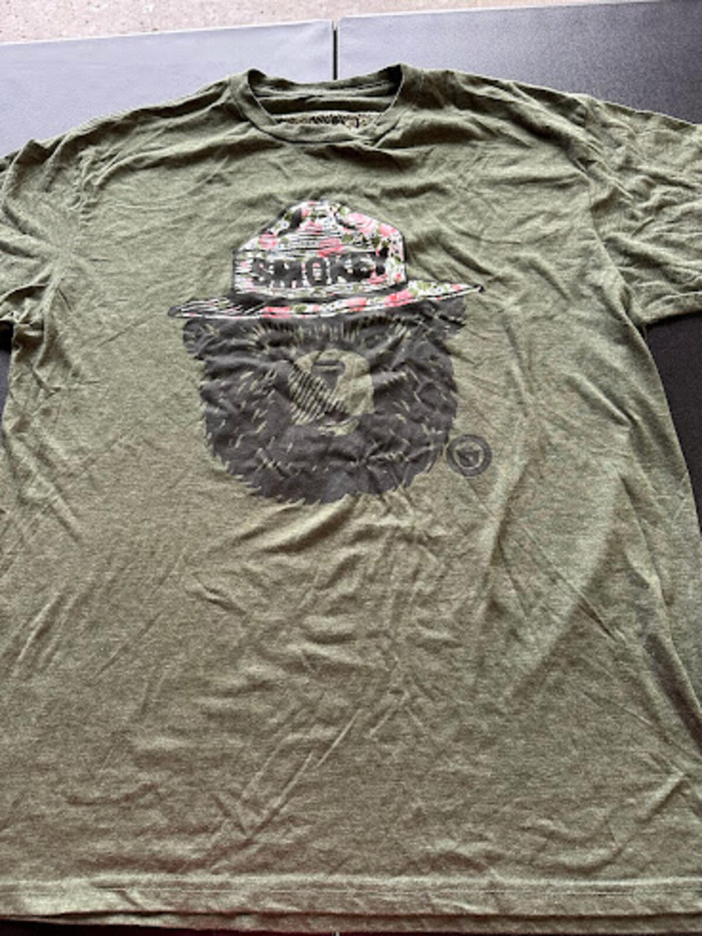 Savvy Smokey Bear Graphic Tee L Green