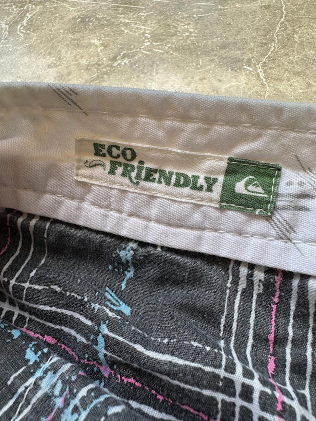 Quiksilver Embroidered Surf Shorts 34