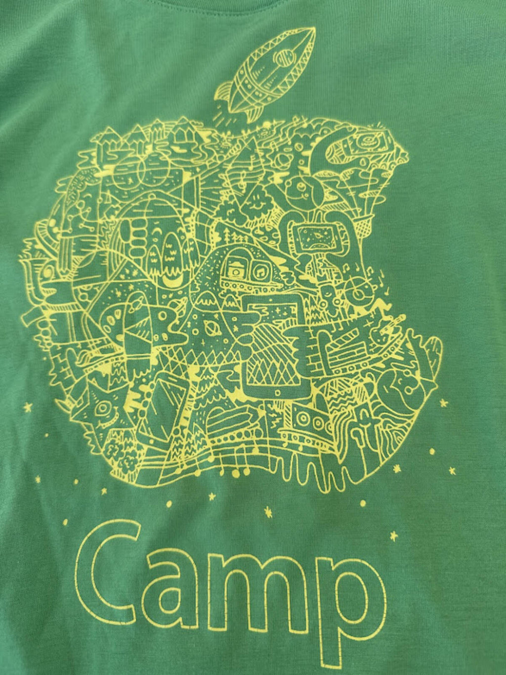 Apple Camp Creative Creatures Tee Size Small