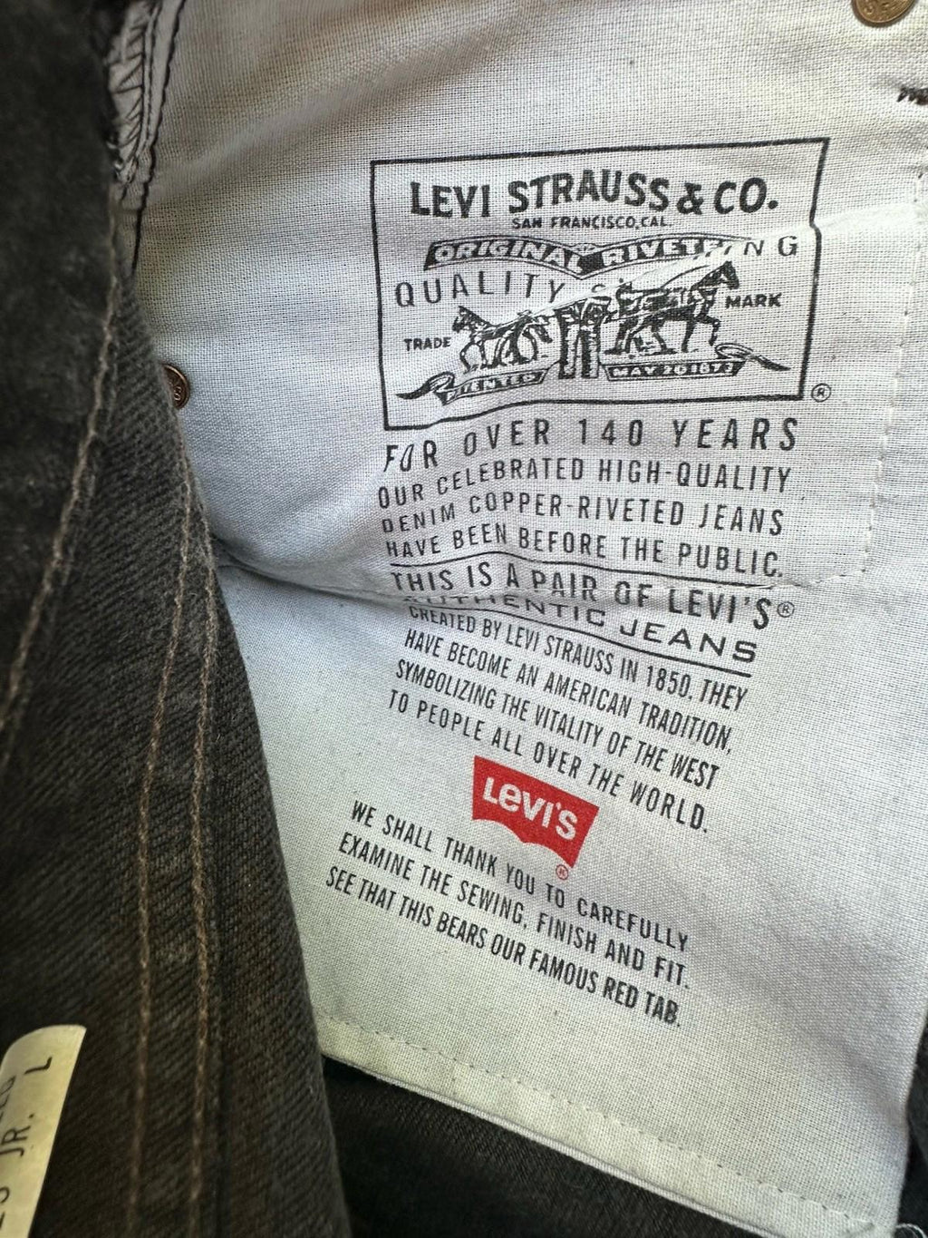 Vintage Levi’s 560 Loose Fit Straight Leg 13 Jr. Black Denim Jeans USA 90s