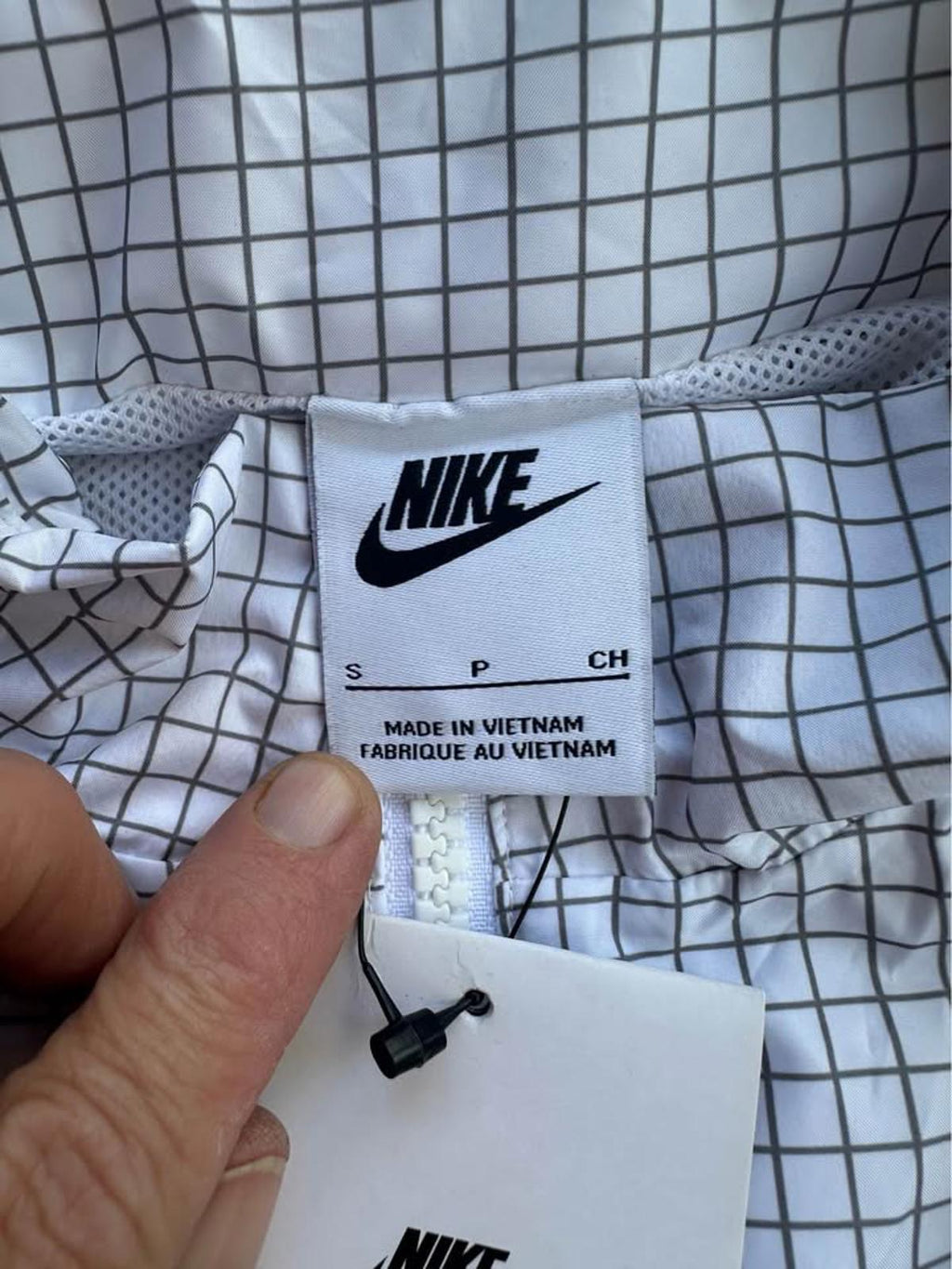 NIKE WOMEN’S WINDRUNNER ANORAK JACKET – OVERSIZED FIT