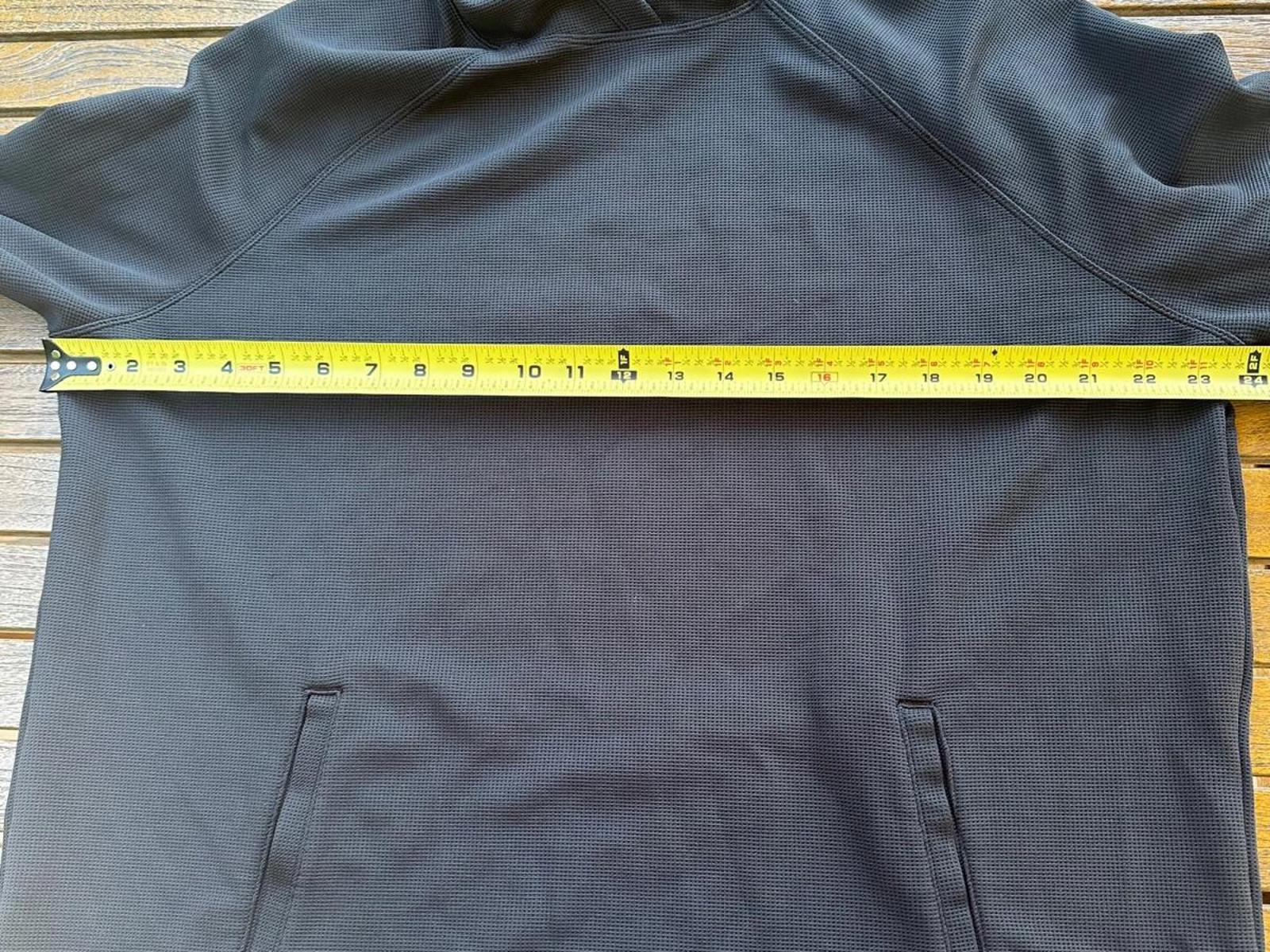 All in Motion Mens Hoodie – Size L  Black, Raglan Sleeves, Stretch, Welt Pockets