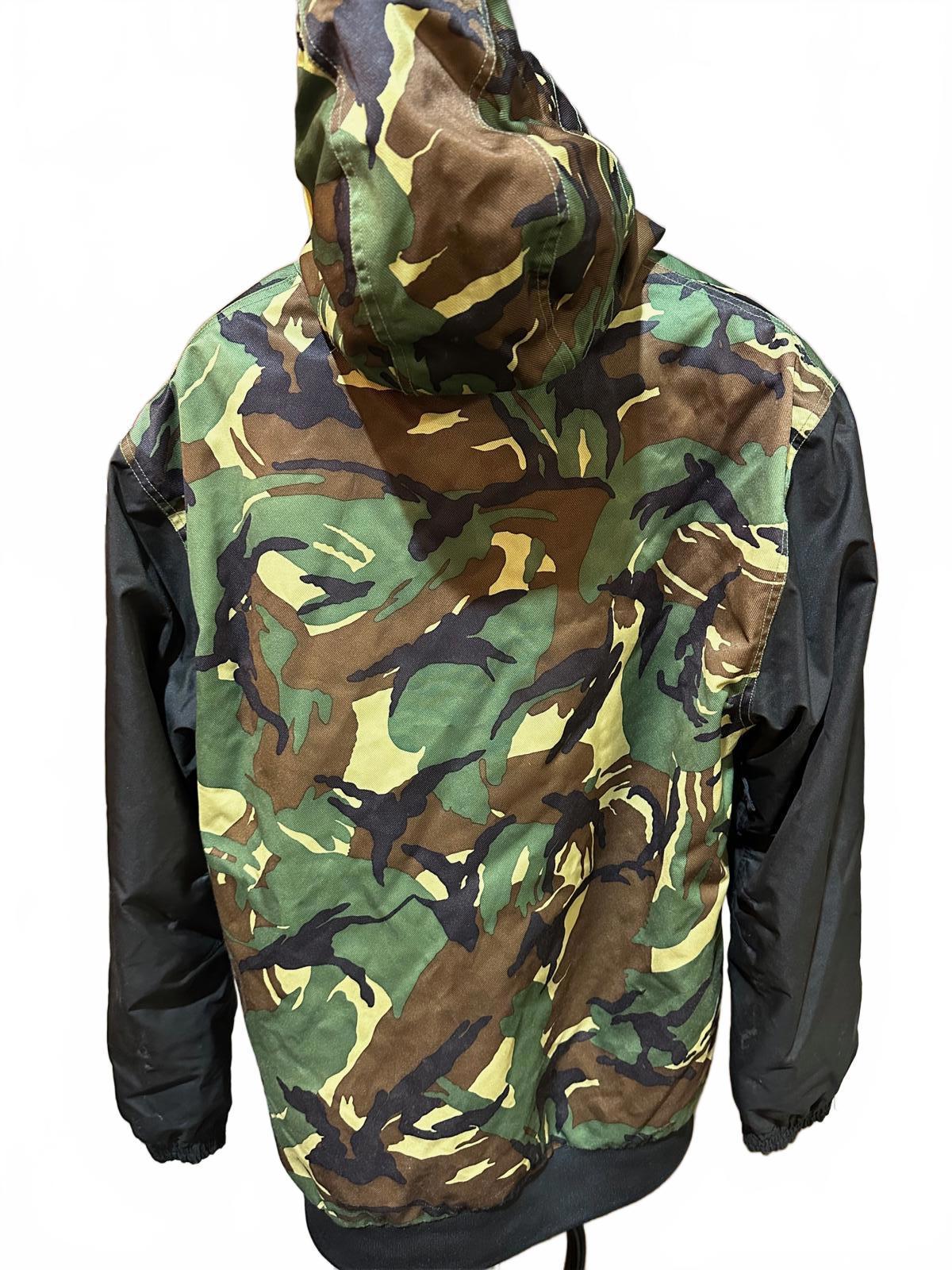 Grenade Camo Snowboard Jacket Size L