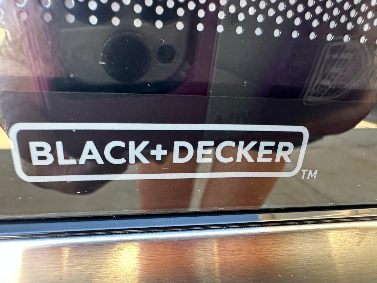 Black+Decker 0.7 Cu Ft 700W Compact Microwave