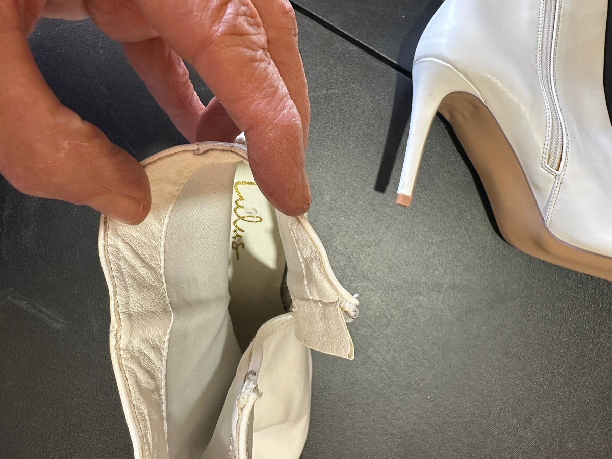 Lulus White Pointed Toe Ankle Boots NWOB 8.5
