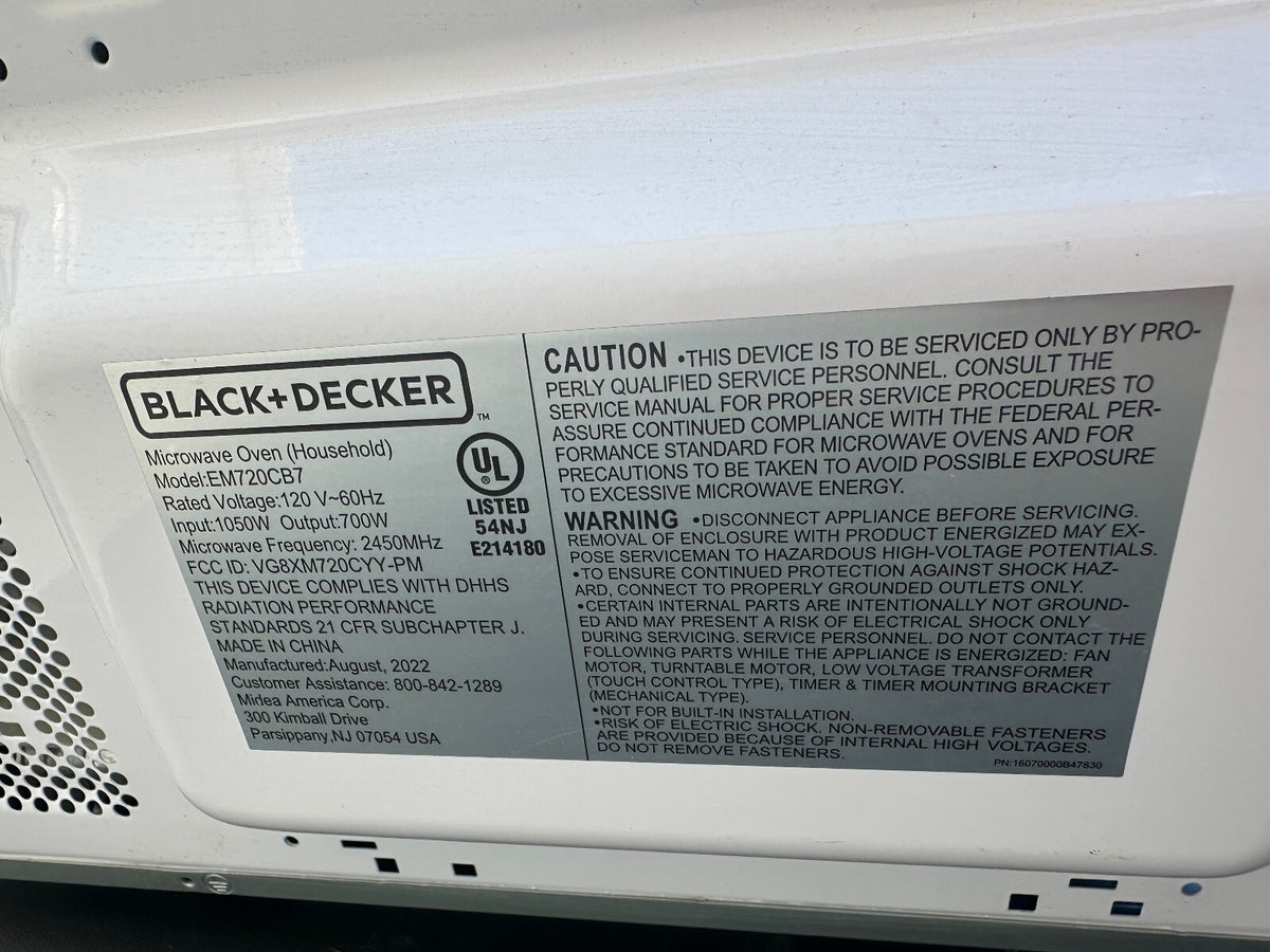 Black+Decker 0.7 Cu Ft 700W Compact Microwave
