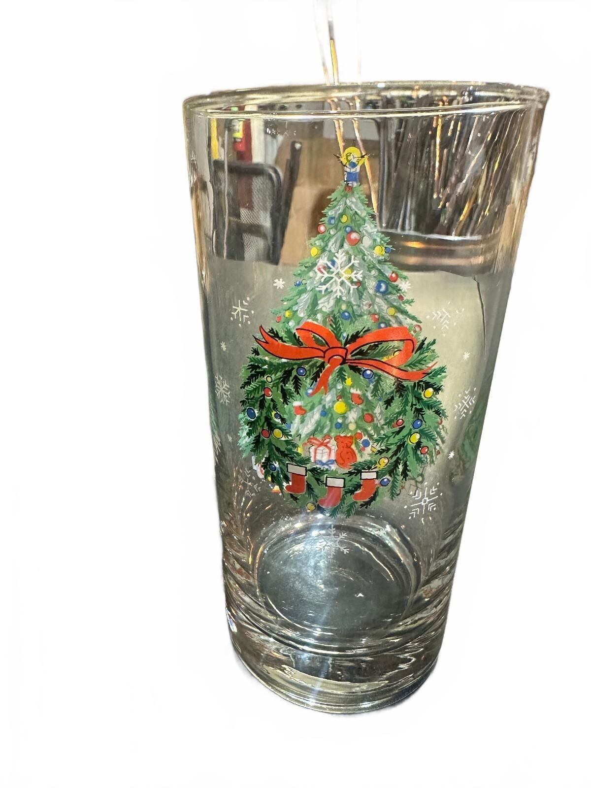 Vintage Christmas Tree Wreath Glass Tumbler 5.5"