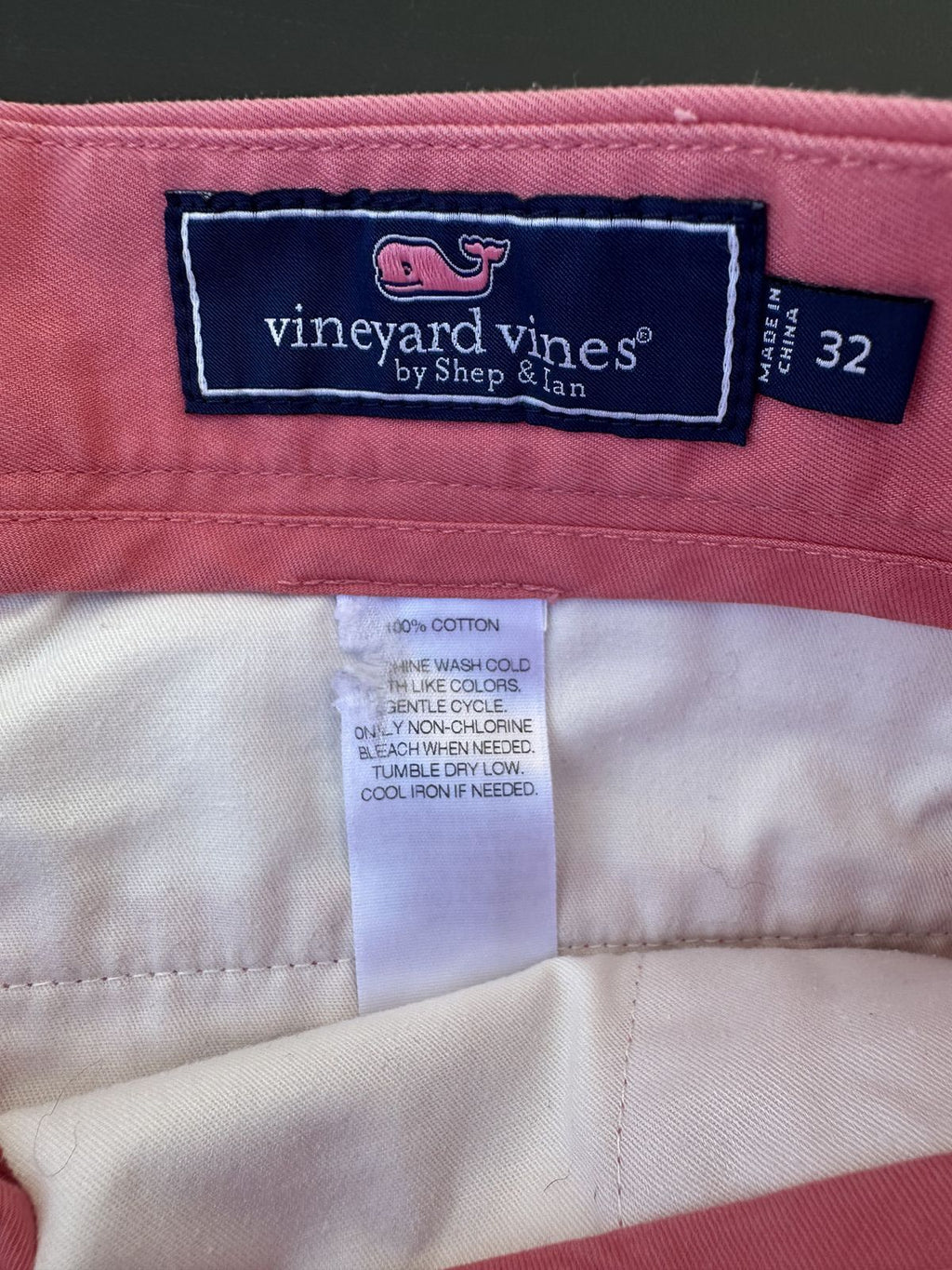 Vineyard Vines Pink Whale Shorts Size 32
