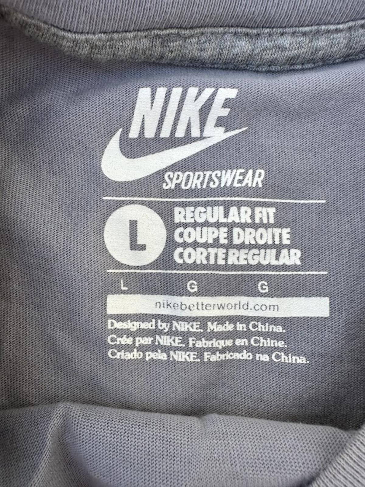 Nike Air Graphic Tee “Won’t Retire” L