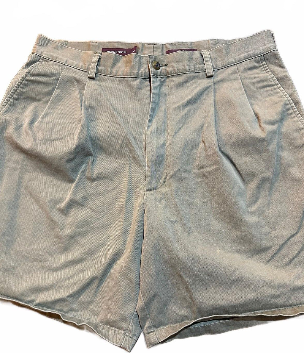 Vintage Nordstrom Men’s Khaki Pleated Shorts 38W Hong Kong