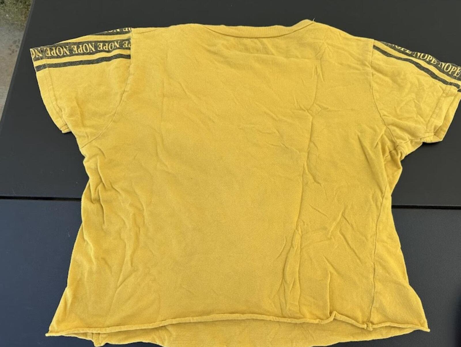 4 Cropped Graphic Tees Bundle Women’s M