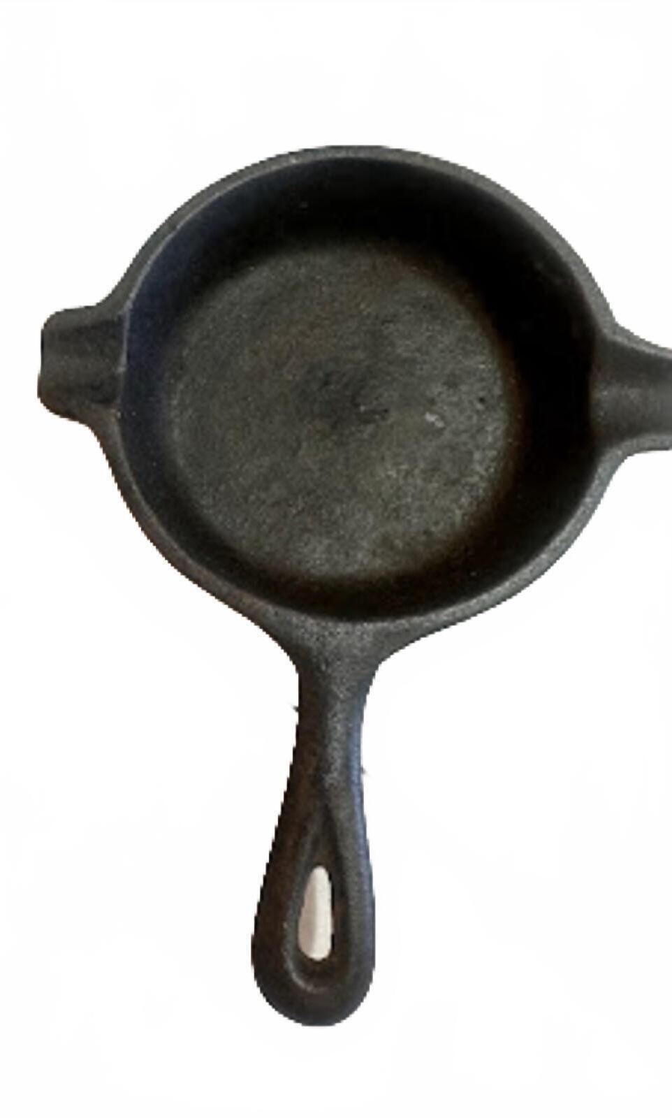 Vintage Lodge No. 1 Cast Iron Skillet 4.5"