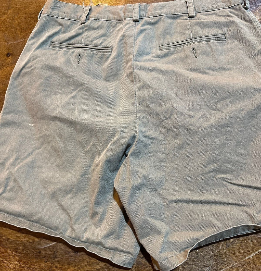 Vintage Nordstrom Men’s Khaki Pleated Shorts 38W Hong Kong